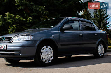 Седан Opel Astra 2009 в Шепетівці