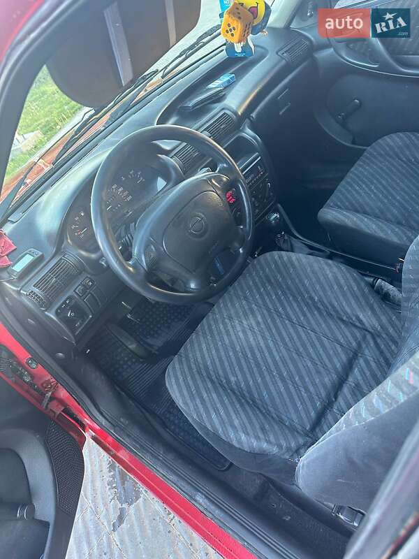 Седан Opel Astra 1994 в Буске