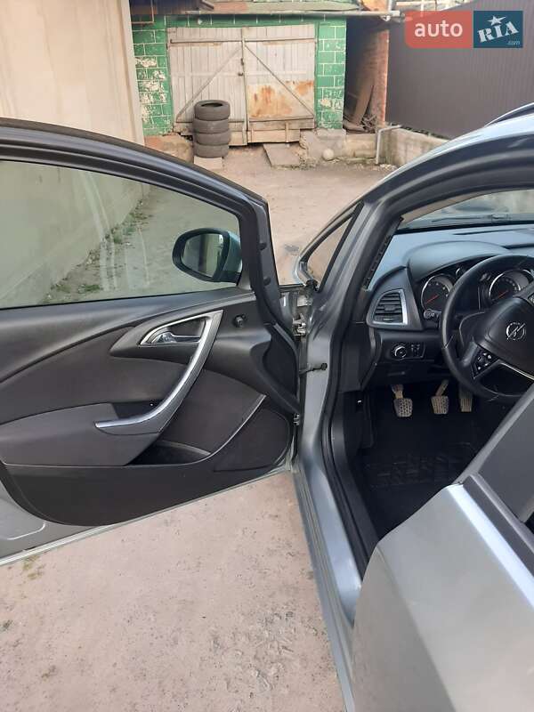 Универсал Opel Astra 2013 в Жмеринке