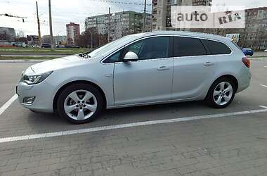 Універсал Opel Astra 2011 в Сумах
