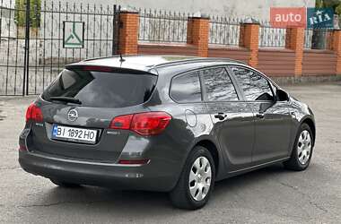 Универсал Opel Astra 2012 в 