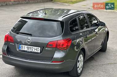 Универсал Opel Astra 2012 в 