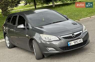 Универсал Opel Astra 2012 в 