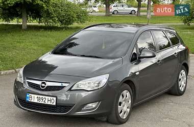 Универсал Opel Astra 2012 в 