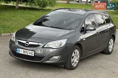 Универсал Opel Astra 2012 в 