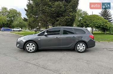 Универсал Opel Astra 2012 в 