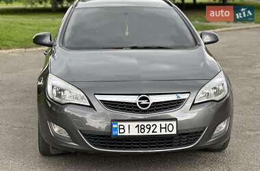 Универсал Opel Astra 2012 в 