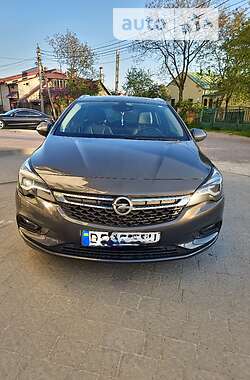 Универсал Opel Astra 2016 в Львове