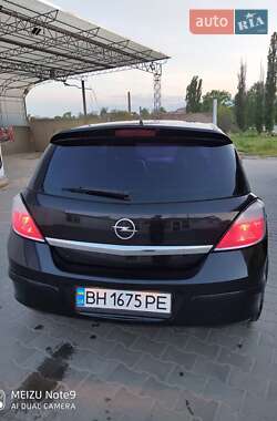 Хэтчбек Opel Astra 2004 в Рени