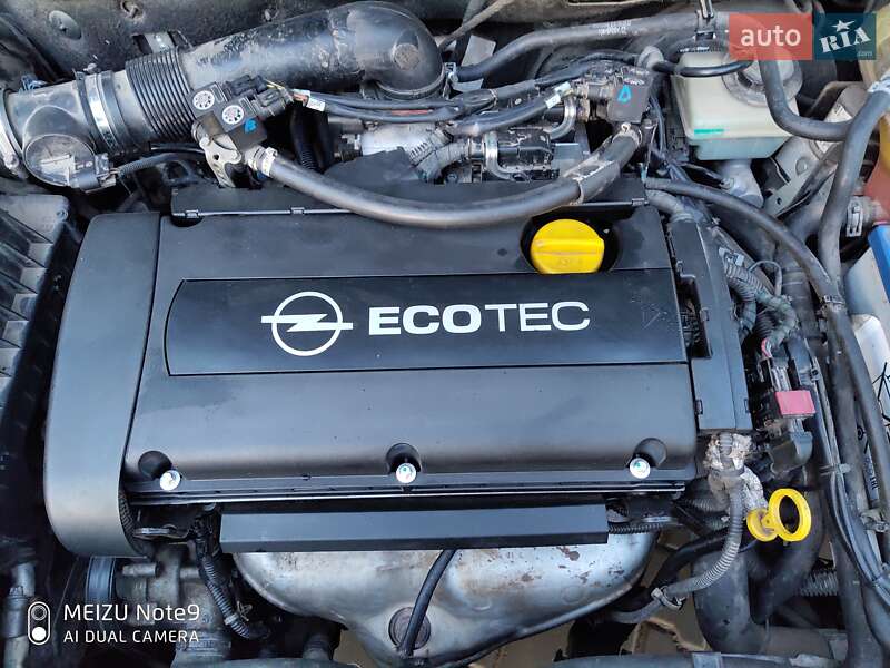 Хэтчбек Opel Astra 2004 в Рени