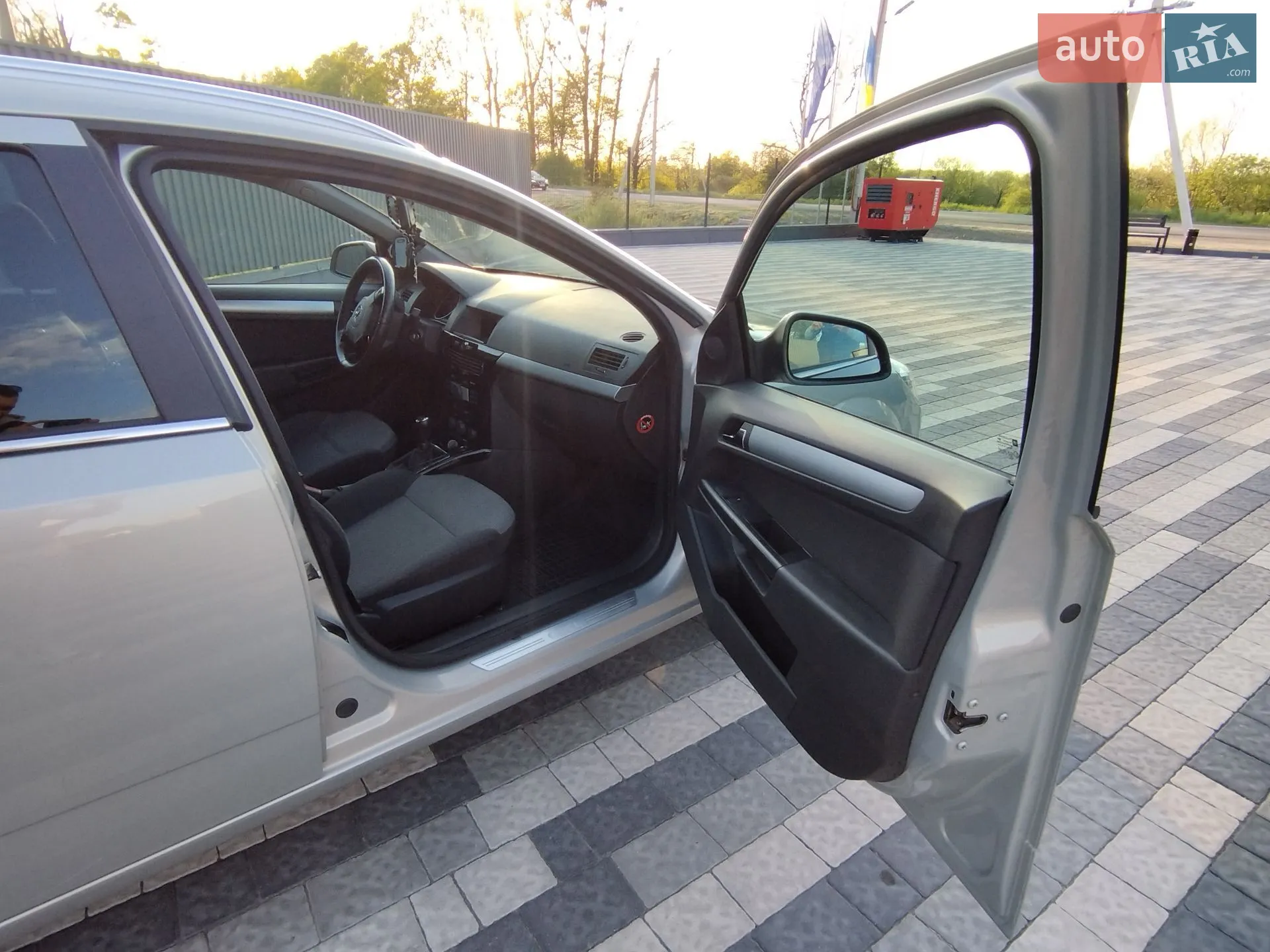 2010 Opel Astra - мініатюра 40