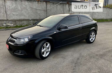 Купе Opel Astra 2006 в Киеве