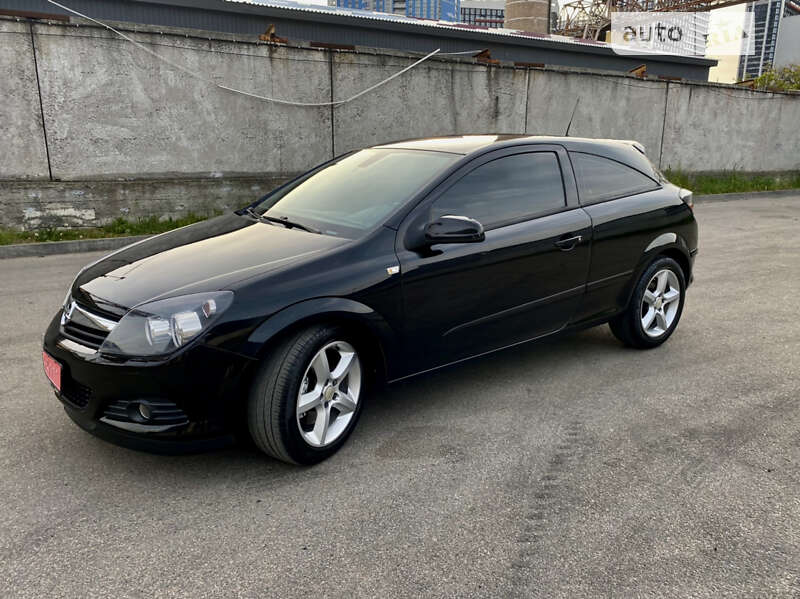 Купе Opel Astra 2006 в Киеве