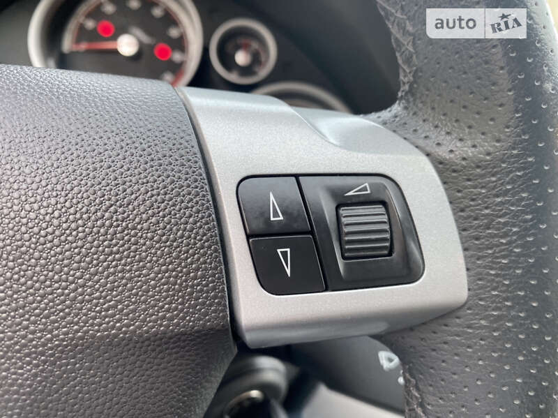 Купе Opel Astra 2006 в Киеве