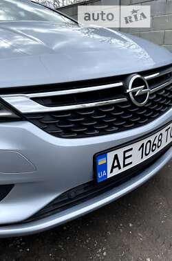 Универсал Opel Astra 2017 в Днепре