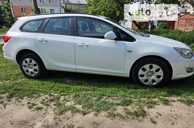 Універсал Opel Astra 2011 в Шостці