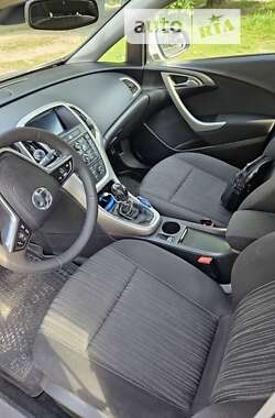 Универсал Opel Astra 2011 в Шостке