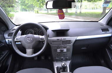 Хетчбек Opel Astra 2006 в Рівному