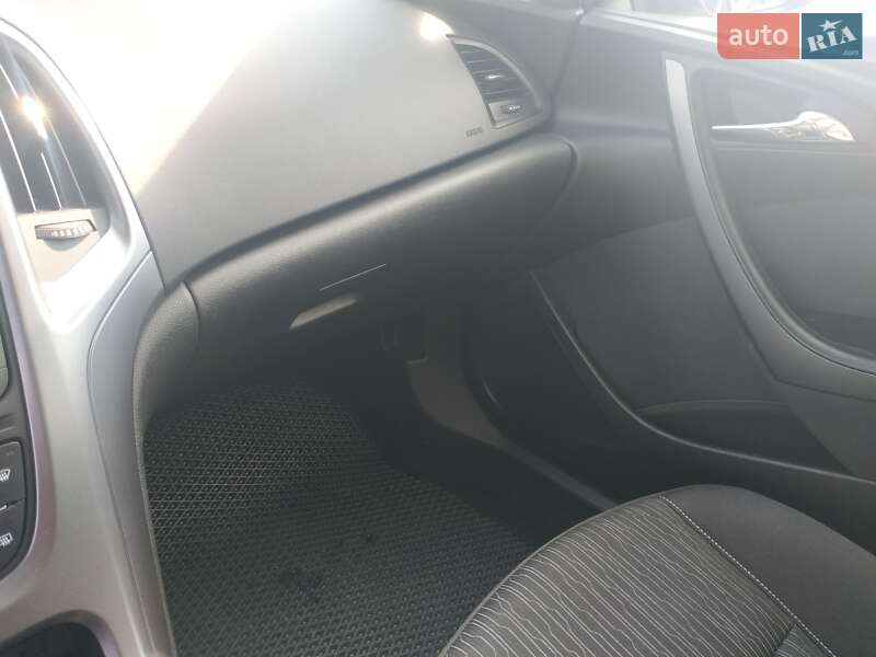 Универсал Opel Astra 2015 в Дрогобыче фото 16 Универсал Opel Astra 2015 в Дрогобыче