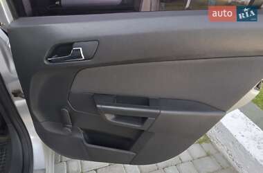 Универсал Opel Astra 2006 в Стрые