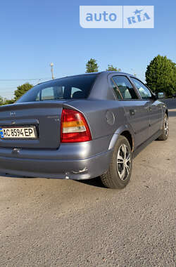 Седан Opel Astra 2006 в Луцке