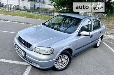 Седан Opel Astra 2001 в Киеве