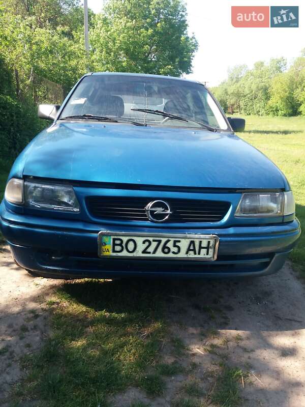 Хэтчбек Opel Astra 1992 в Лановцах