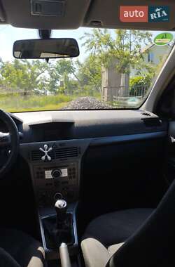 Универсал Opel Astra 2005 в 