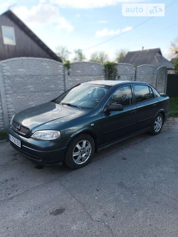 Седан Opel Astra 2004 в Полтаве