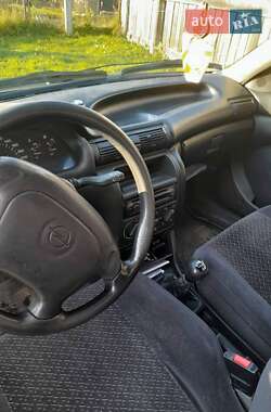 Седан Opel Astra 1998 в 