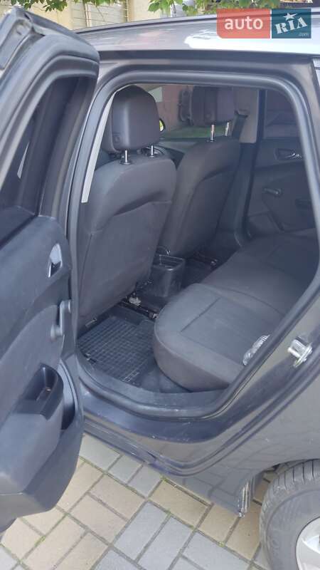 Универсал Opel Astra 2012 в Ужгороде