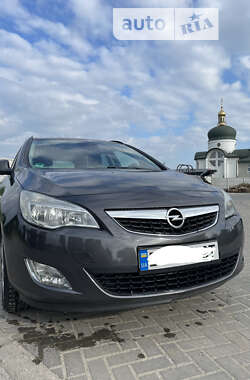 Універсал Opel Astra 2011 в Кременці