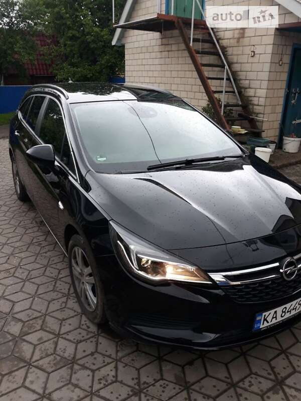 Універсал Opel Astra 2018 в Києві