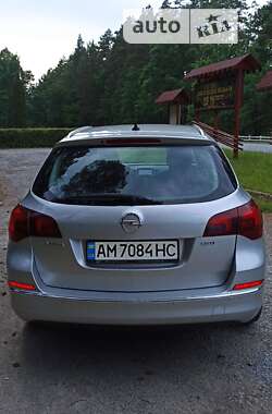 Універсал Opel Astra 2014 в Звягелі