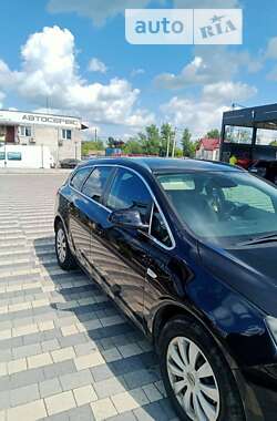 Універсал Opel Astra 2011 в Львові