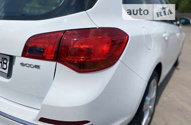 Универсал Opel Astra 2012 в 