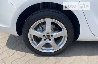 Универсал Opel Astra 2012 в 