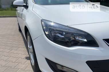 Универсал Opel Astra 2012 в 