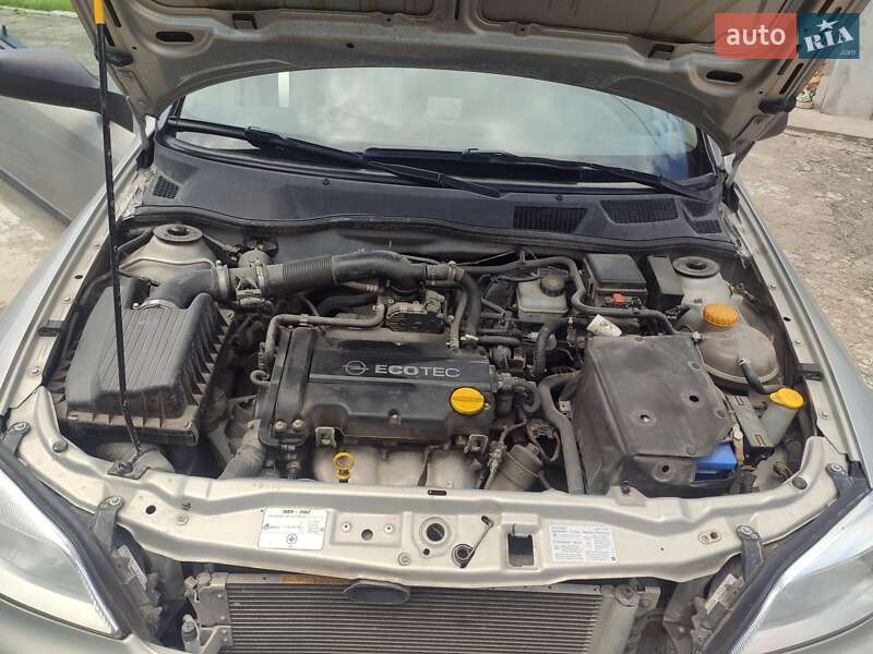 Седан Opel Astra 2008 в Городенке