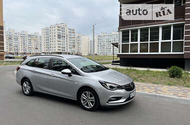 Универсал Opel Astra 2017 в Чернигове