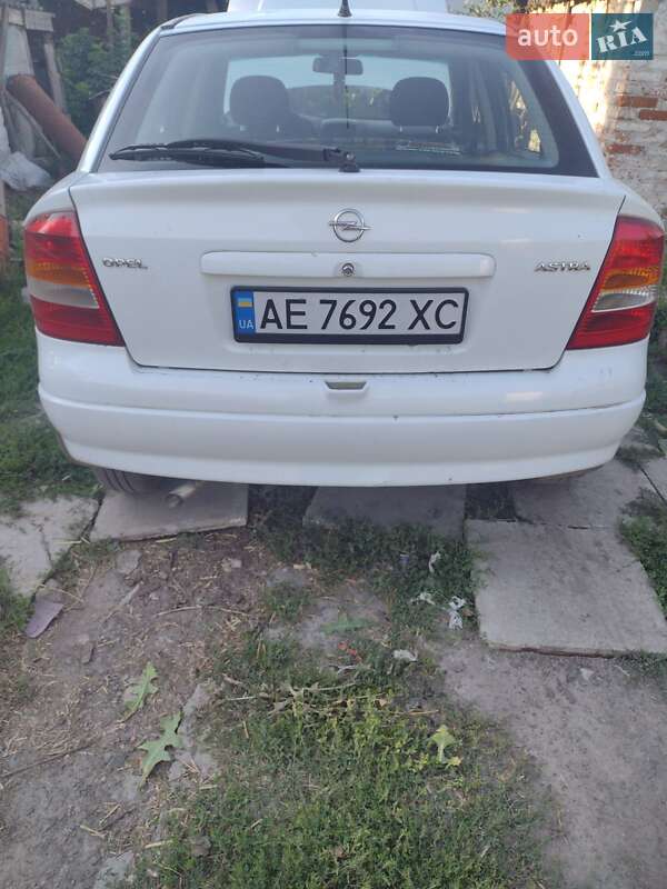 Хэтчбек Opel Astra 2000 в Желтых Водах