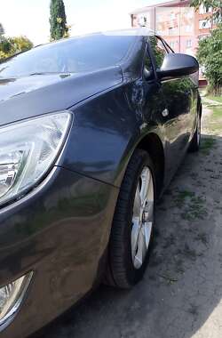 Універсал Opel Astra 2011 в Бурштині