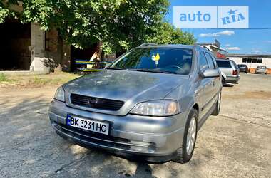 Универсал Opel Astra 2002 в Вараше