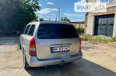 Универсал Opel Astra 2002 в Вараше