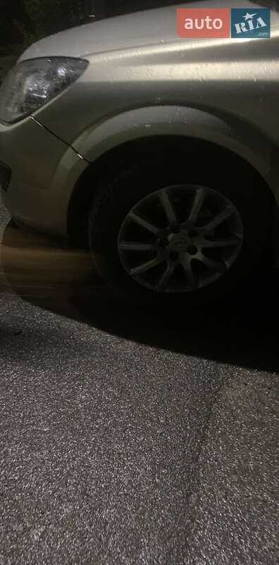 Хэтчбек Opel Astra 2007 в Львове