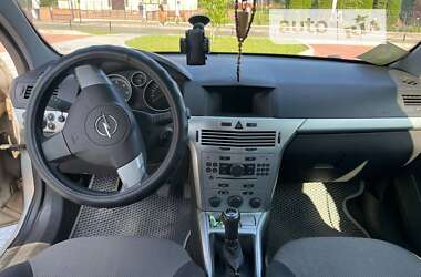 Универсал Opel Astra 2009 в Львове