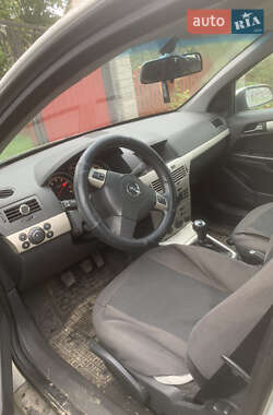 Хэтчбек Opel Astra 2007 в 
