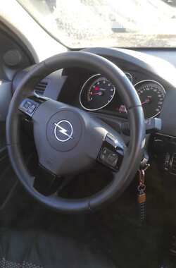 Универсал Opel Astra 2010 в Обухове