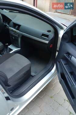Универсал Opel Astra 2009 в 