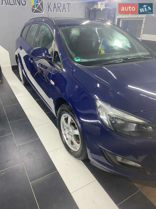 Универсал Opel Astra 2014 в Коломые